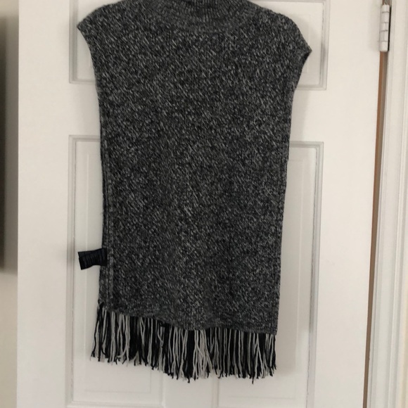 Club Monaco poncho - Picture 3 of 4